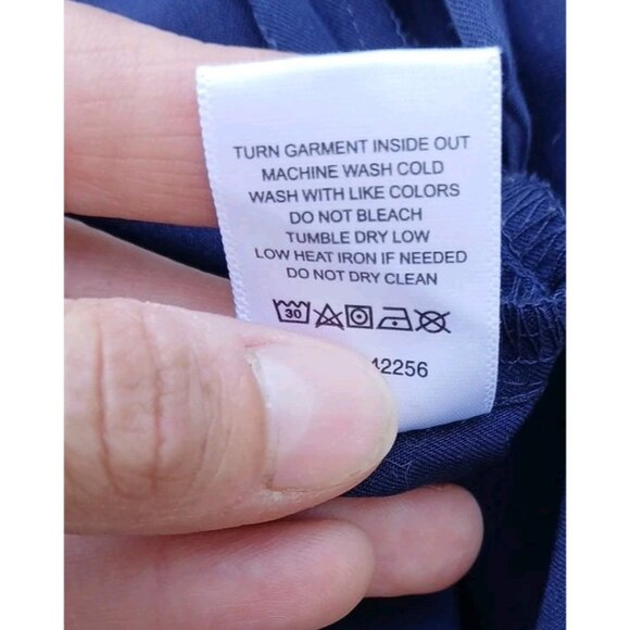 Figs Casma Three Pocket Scrub Top - Picture 8 of 8